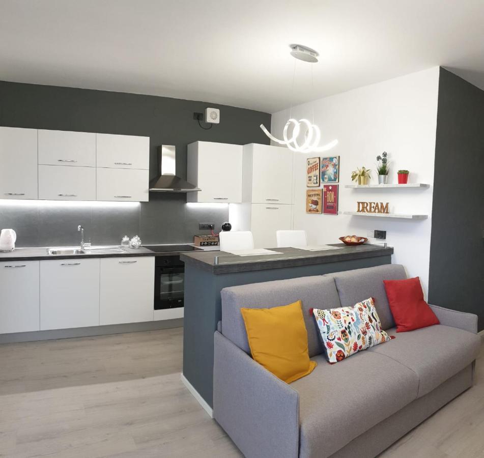 Oltre Le Nuvole Apartman Cuneo Kültér fotó
